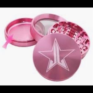 ISO!!!! Jeffree ⭐️ Royal Blue & Baby Pink Grinder